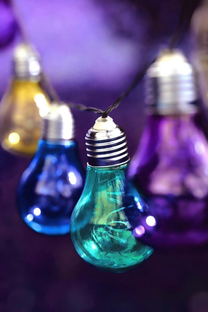 incandescent bulbs bring old school color